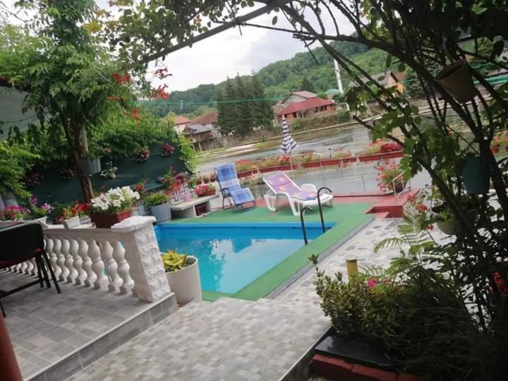 Villa Dino Kulen Vakuf Exterior foto